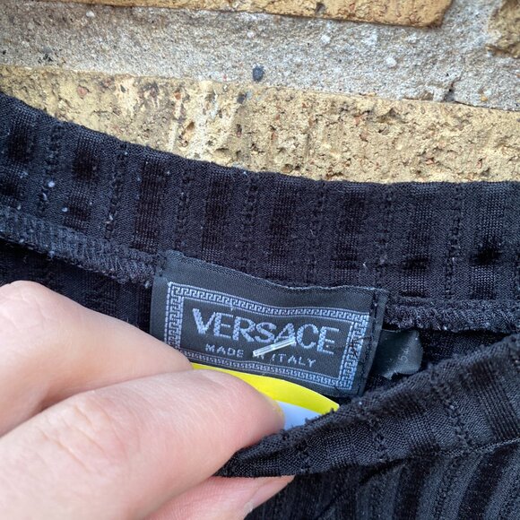Vintage 1998 Versace Ripple Knit Logo T Shirt Black Size 54 - Picture 7 of 9